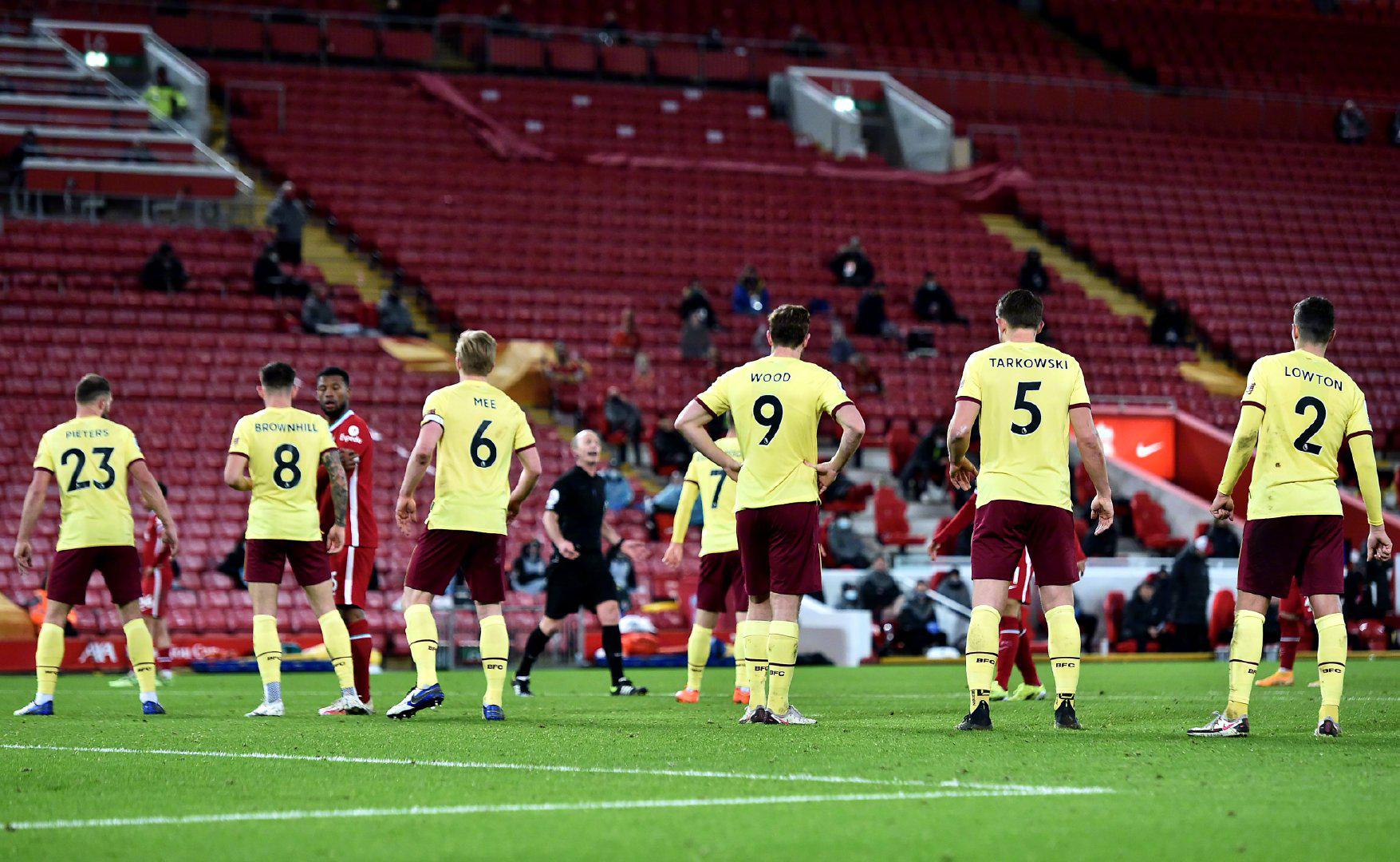 更涉及到球 更涉及到球